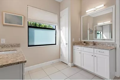 8096 Grande Shores Drive, Sarasota, FL 34240 - Photo 22