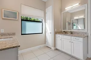 8096 Grande Shores Dr, Sarasota, FL 34240 - Photo 22