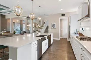 8096 Grande Shores Dr, Sarasota, FL 34240 - Photo 10