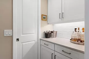 8096 Grande Shores Dr, Sarasota, FL 34240 - Photo 12