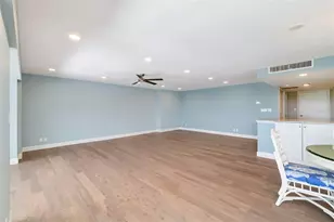 1750 Benjamin Franklin Dr, Sarasota, FL 34236 - Photo 4