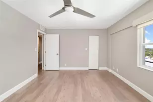 1750 Benjamin Franklin Dr, Sarasota, FL 34236 - Photo 32