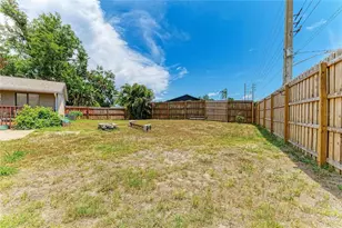 2226 Lockwood Meadows Dr, Sarasota, FL 34234 - Photo 38