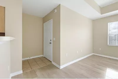 1015 Villagio Circle #202, Sarasota, FL 34237 - Photo 4