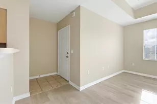 1015 Villagio Cir, Sarasota, FL 34237 - Photo 4