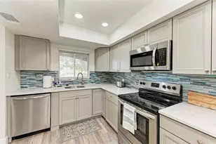 6470 Hollywood Blvd, Sarasota, FL 34231 - Photo 12