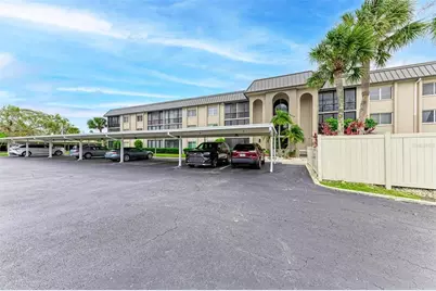 6470 Hollywood Boulevard #307, Sarasota, FL 34231 - Photo 6