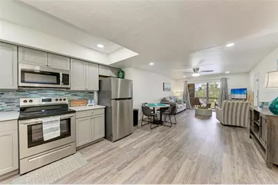 6470 Hollywood Boulevard #307, Sarasota, FL 34231 - Photo 10