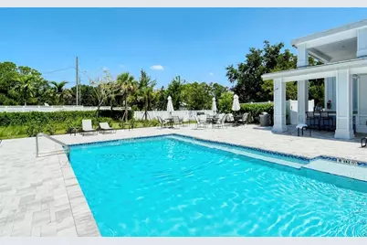 4020 Via Sienna Circle, Sarasota, FL 34243 - Photo 52