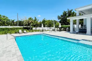 4020 Via Sienna Cir, Sarasota, FL 34243 - Photo 52