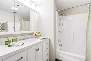 4540 Bee Ridge Rd, Sarasota, FL 34233 - Photo 22