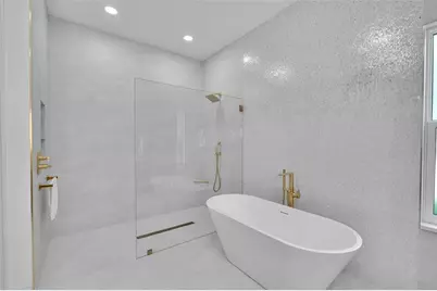 8986 Bloomfield Boulevard, Sarasota, FL 34238 - Photo 28