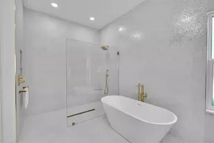 8986 Bloomfield Blvd, Sarasota, FL 34238 - Photo 28