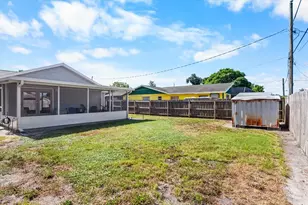 1219 Mackeral Ave, Sarasota, FL 34237 - Photo 4