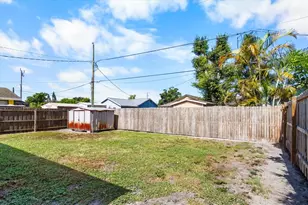 1219 Mackeral Ave, Sarasota, FL 34237 - Photo 8