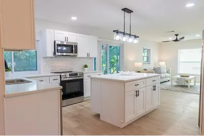 1115 Southern Pine Lane, Sarasota, FL 34243 - Photo 6