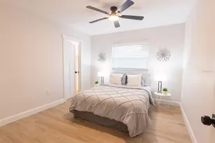 1115 Southern Pine Ln, Sarasota, FL 34243 - Photo 22