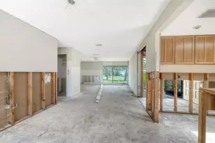 208 Hour Glass Way, Sarasota, FL 34242 - Photo 16