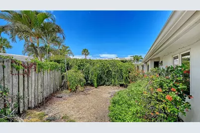 208 Hourglass Way #V11, Sarasota, FL 34242 - Photo 24