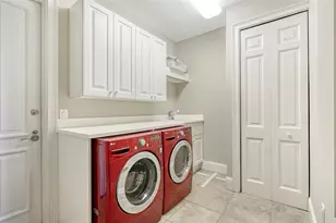 1300 Benjamin Franklin Dr, Sarasota, FL 34236 - Photo 28