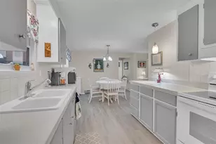 5619 Bayshore Rd, Palmetto, FL 34221 - Photo 4