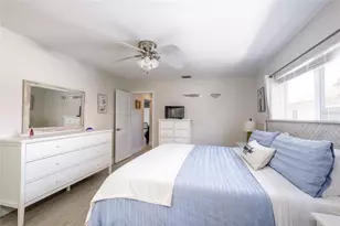 161 Vista Hermosa Cir, Sarasota, FL 34242 - Photo 24