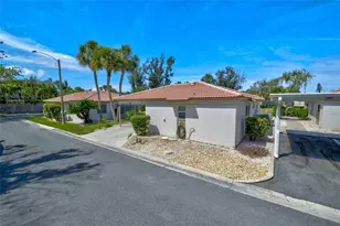 161 Vista Hermosa Cir, Sarasota, FL 34242 - Photo 2