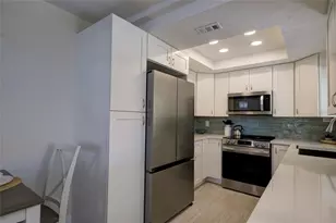 161 Vista Hermosa Cir, Sarasota, FL 34242 - Photo 12