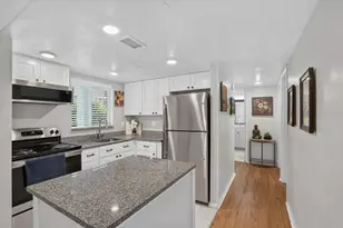 2053 Sunset Dr, Bradenton, FL 34207 - Photo 4