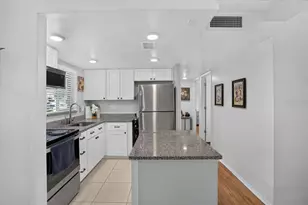 2053 Sunset Dr, Bradenton, FL 34207 - Photo 6