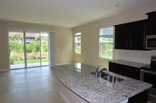8725 Daydream St, Sarasota, FL 34238 - Photo 10