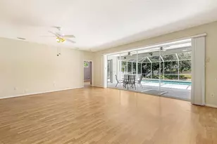 7287 38th Ct E, Sarasota, FL 34243 - Photo 10
