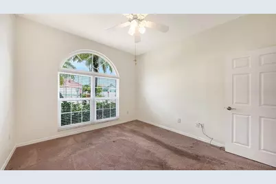 7287 38th Court E, Sarasota, FL 34243 - Photo 18