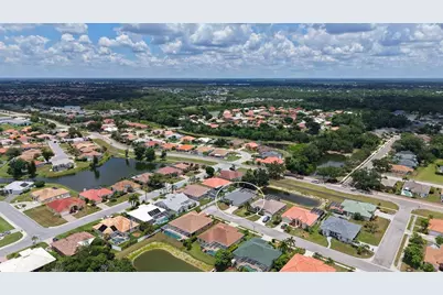 7287 38th Court E, Sarasota, FL 34243 - Photo 4