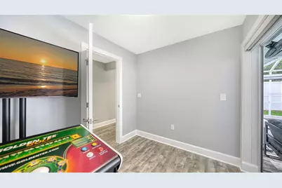2828 Suncrest Drive, Sarasota, FL 34239 - Photo 18