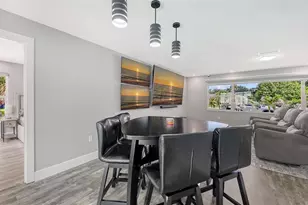 2828 Suncrest Dr, Sarasota, FL 34239 - Photo 8