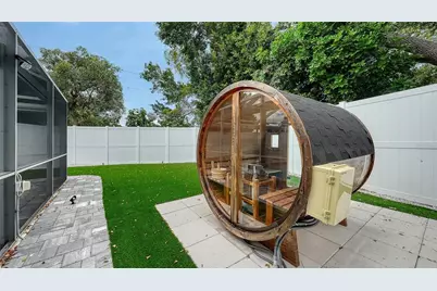2828 Suncrest Drive, Sarasota, FL 34239 - Photo 28