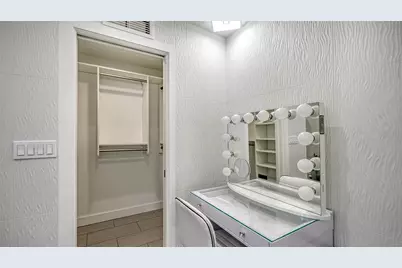 2828 Suncrest Drive, Sarasota, FL 34239 - Photo 16