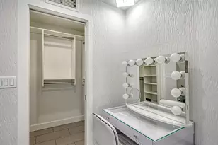 2828 Suncrest Dr, Sarasota, FL 34239 - Photo 16
