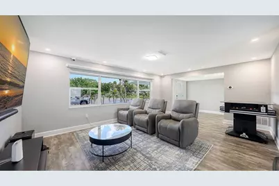 2828 Suncrest Drive, Sarasota, FL 34239 - Photo 6