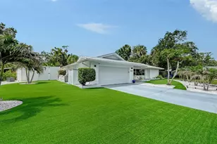 2828 Suncrest Dr, Sarasota, FL 34239 - Photo 2