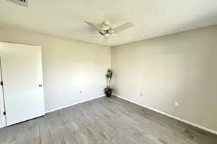 942 N Beneva Rd, Sarasota, FL 34232 - Photo 18
