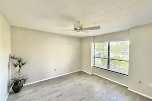 942 N Beneva Rd, Sarasota, FL 34232 - Photo 16