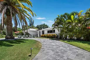 622 Tropical Cir, Sarasota, FL 34242 - Photo 4