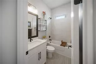 2501 Boone Ct, Sarasota, FL 34237 - Photo 6