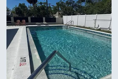 442 N Jefferson Avenue, Sarasota, FL 34237 - Photo 2