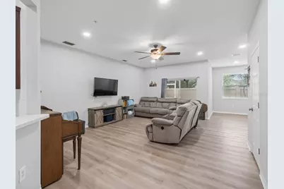 3831 Parkridge Circle #1-104, Sarasota, FL 34243 - Photo 4