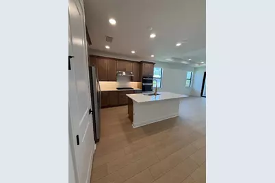 5889 Windbreak Court, Apollo Beach, FL 33572 - Photo 4