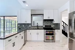 4256 King Richard Ln, Sarasota, FL 34232 - Photo 10