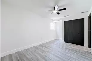 4256 King Richard Ln, Sarasota, FL 34232 - Photo 26
